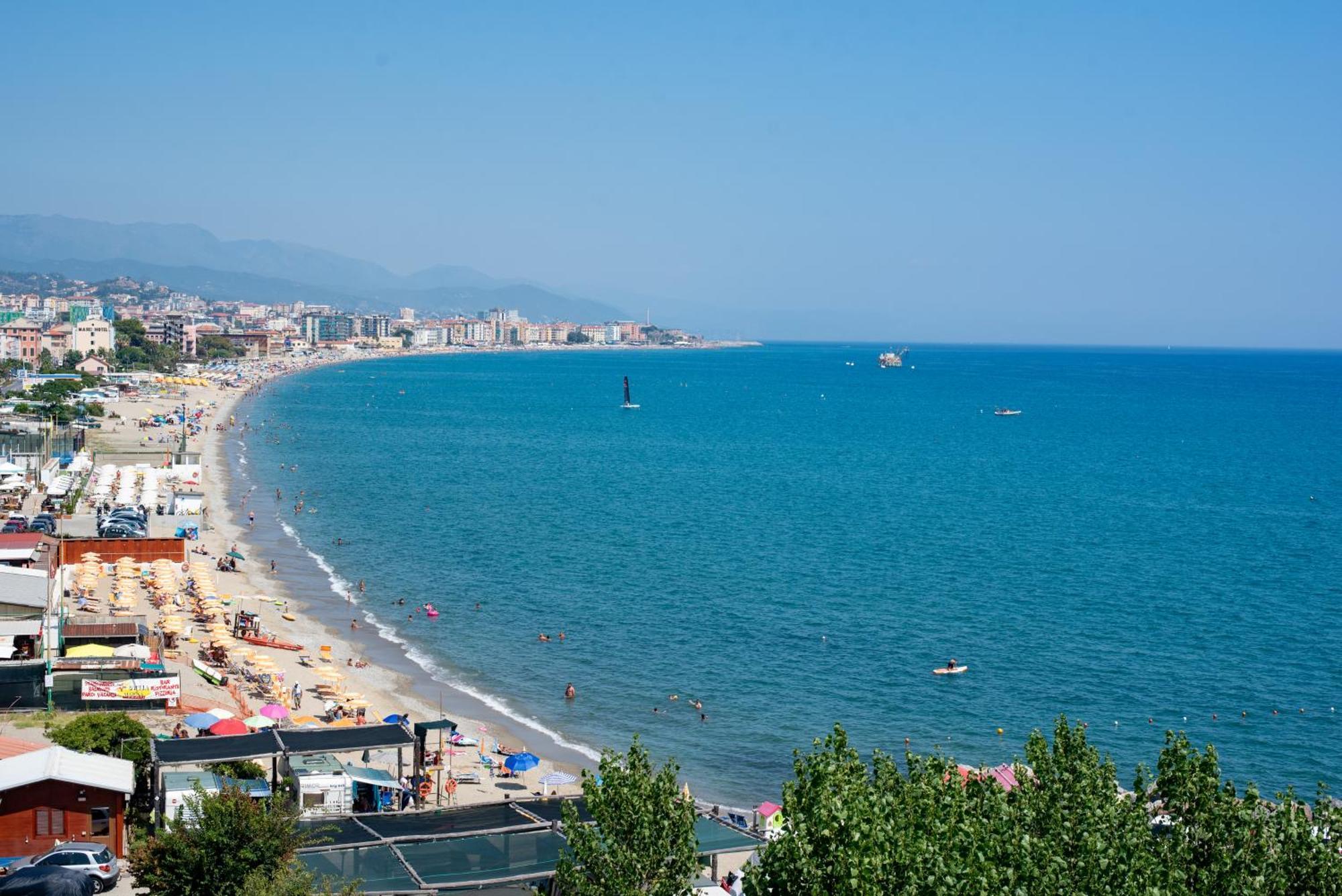 You And The Sea Савона Екстер'єр фото